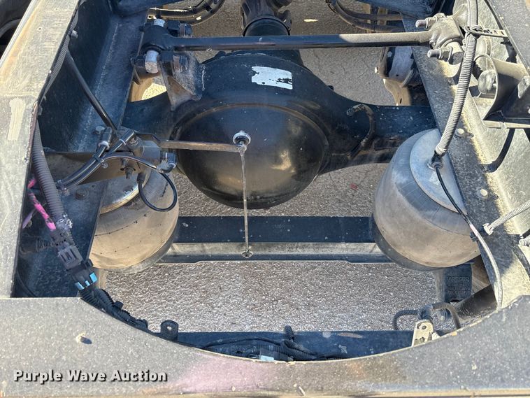 image for item EF6160 2018 Peterbilt 579 semi truck