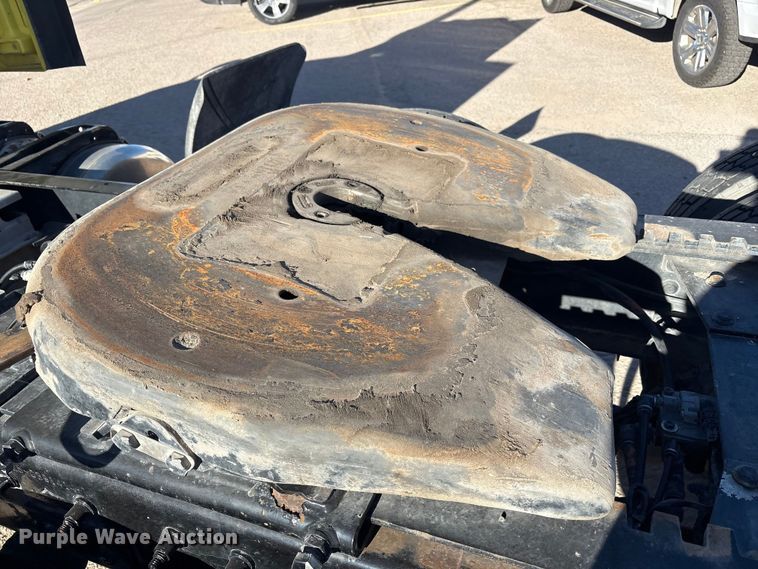 image for item EF6160 2018 Peterbilt 579 semi truck