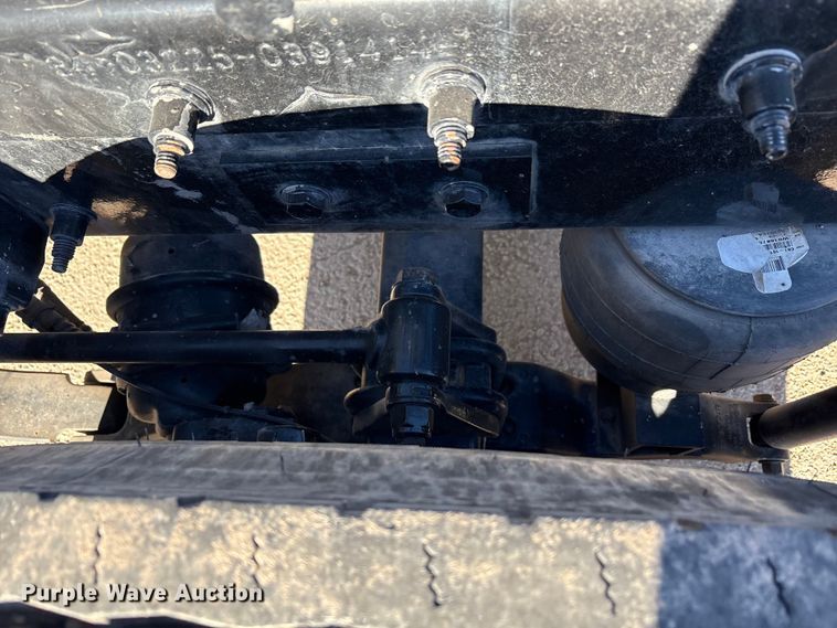 image for item EF6160 2018 Peterbilt 579 semi truck