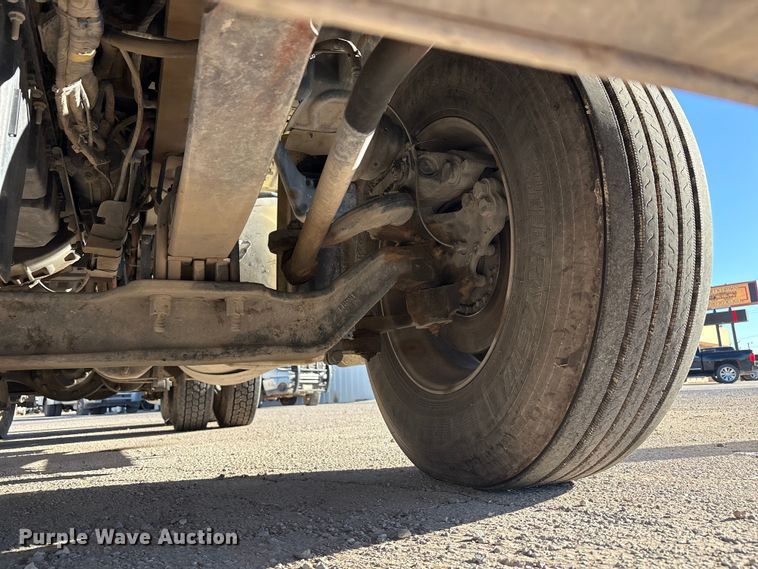 image for item EF6160 2018 Peterbilt 579 semi truck