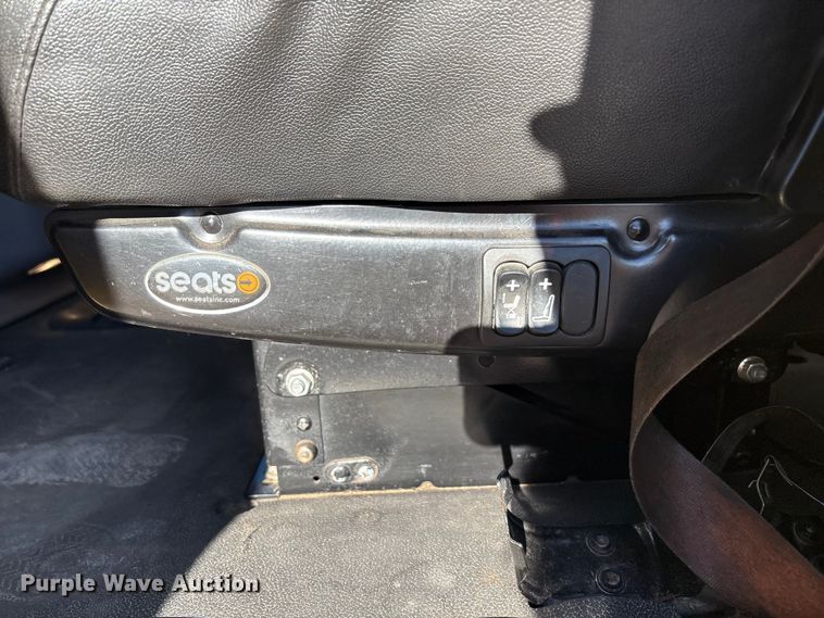 image for item EF6160 2018 Peterbilt 579 semi truck