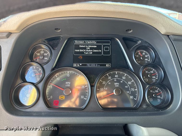 image for item EF6160 2018 Peterbilt 579 semi truck