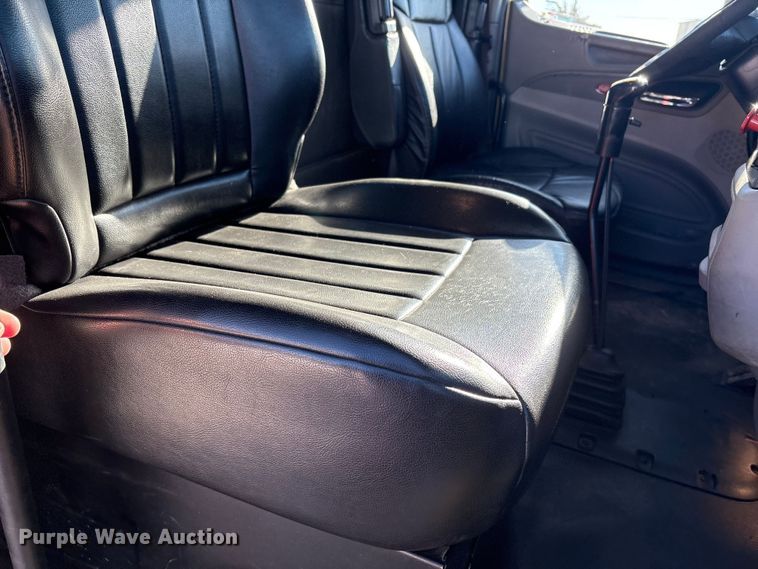 image for item EF6160 2018 Peterbilt 579 semi truck