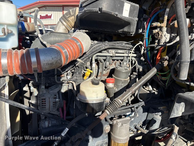 image for item EF6160 2018 Peterbilt 579 semi truck