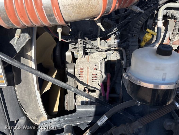 image for item EF6160 2018 Peterbilt 579 semi truck