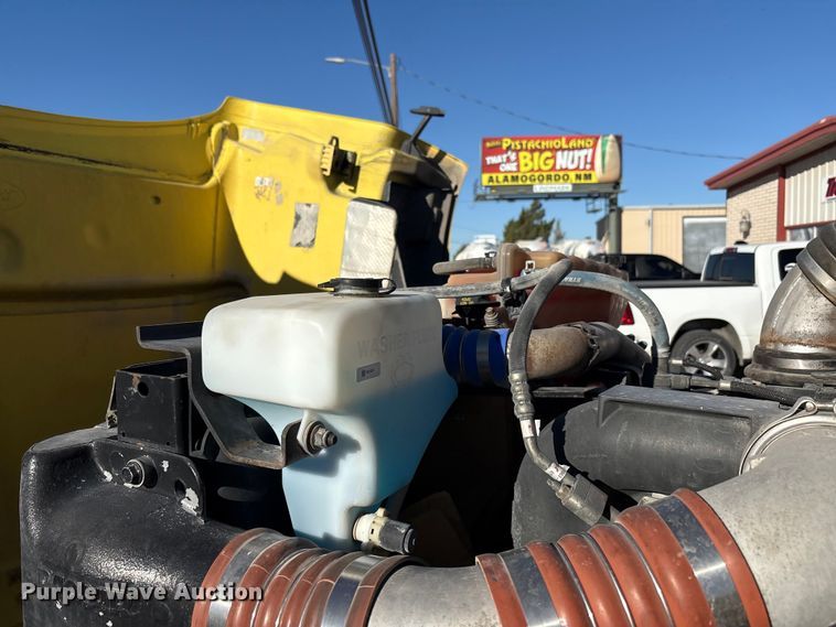 image for item EF6160 2018 Peterbilt 579 semi truck