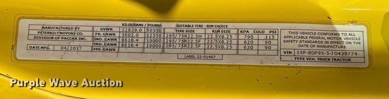 image for item EF6160 2018 Peterbilt 579 semi truck