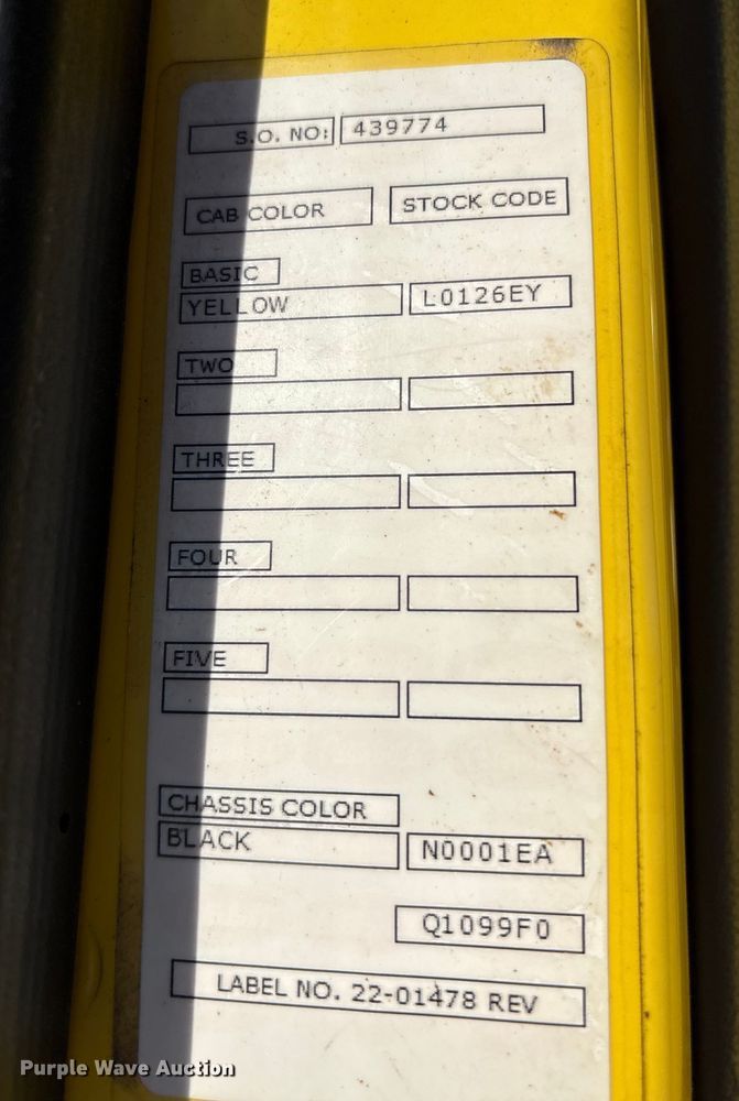 image for item EF6160 2018 Peterbilt 579 semi truck