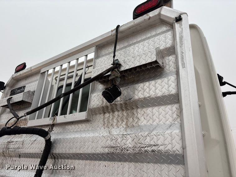 image for item EF6249 2013 Volvo VNL semi truck