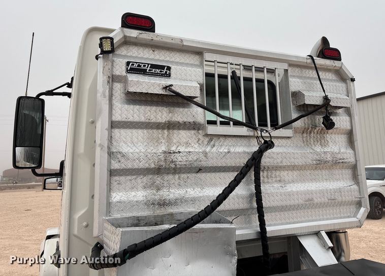 image for item EF6249 2013 Volvo VNL semi truck