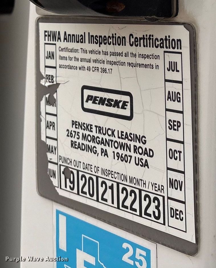 image for item EF6249 2013 Volvo VNL semi truck