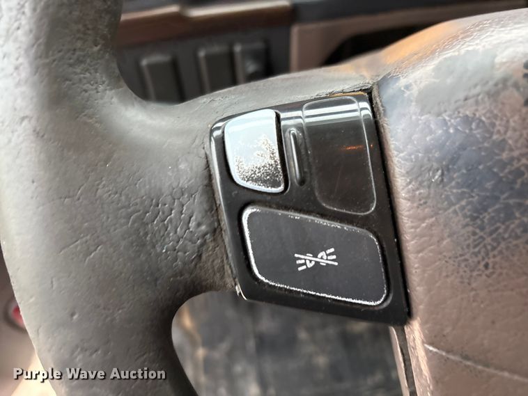 image for item EF6249 2013 Volvo VNL semi truck