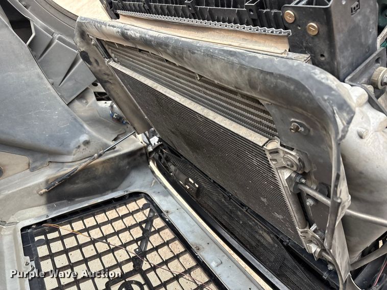 image for item EF6249 2013 Volvo VNL semi truck