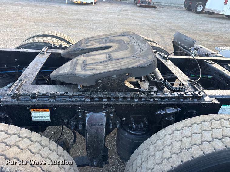 image for item EG1752 2012 Freightliner Cascadia 113 semi truck