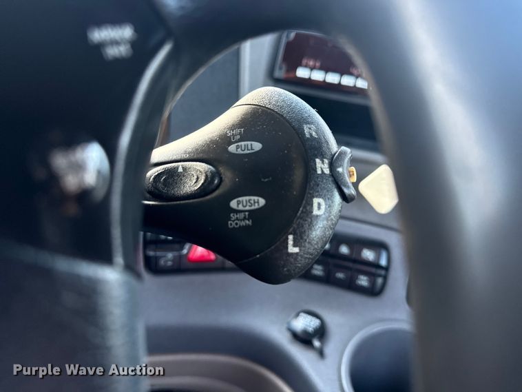 image for item EG1752 2012 Freightliner Cascadia 113 semi truck