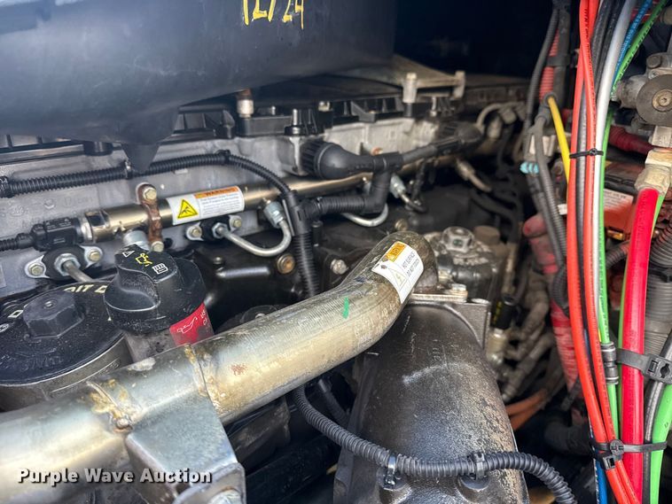 image for item EG1752 2012 Freightliner Cascadia 113 semi truck