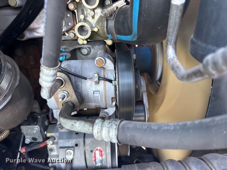 image for item EG1752 2012 Freightliner Cascadia 113 semi truck