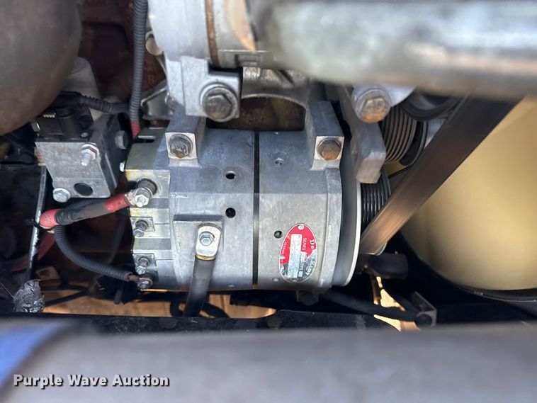 image for item EG1752 2012 Freightliner Cascadia 113 semi truck