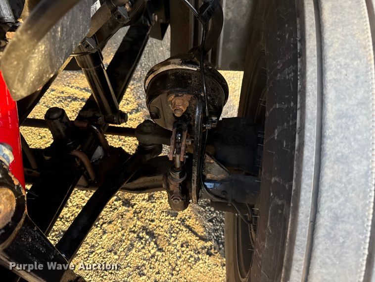 image for item EG1752 2012 Freightliner Cascadia 113 semi truck