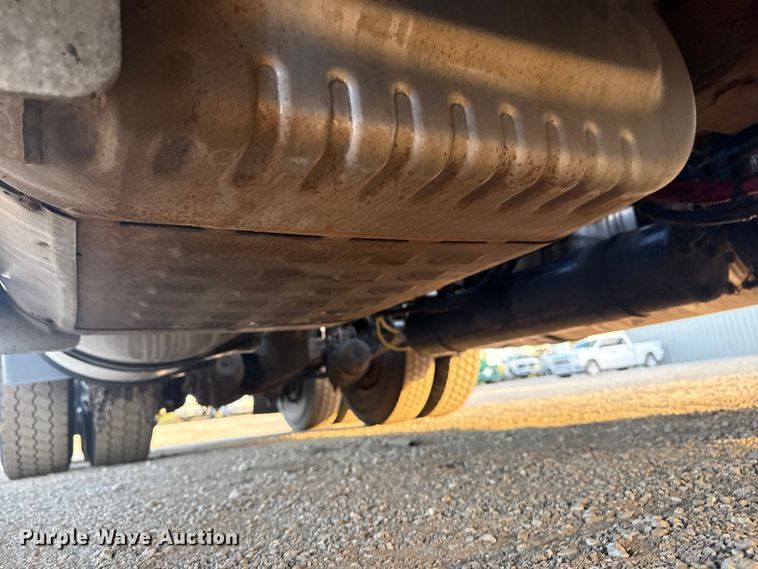 image for item EG1752 2012 Freightliner Cascadia 113 semi truck