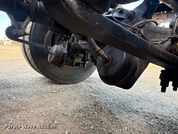 image for item EG1752 2012 Freightliner Cascadia 113 semi truck