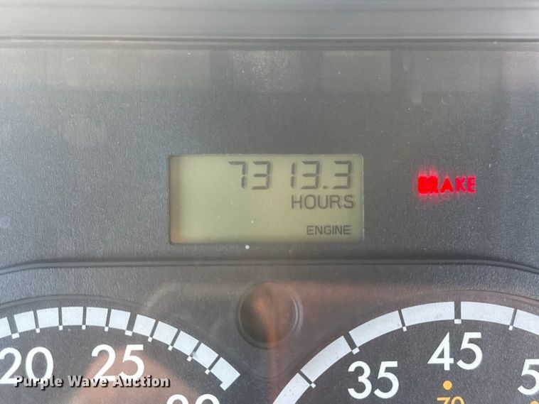 image for item EG1752 2012 Freightliner Cascadia 113 semi truck