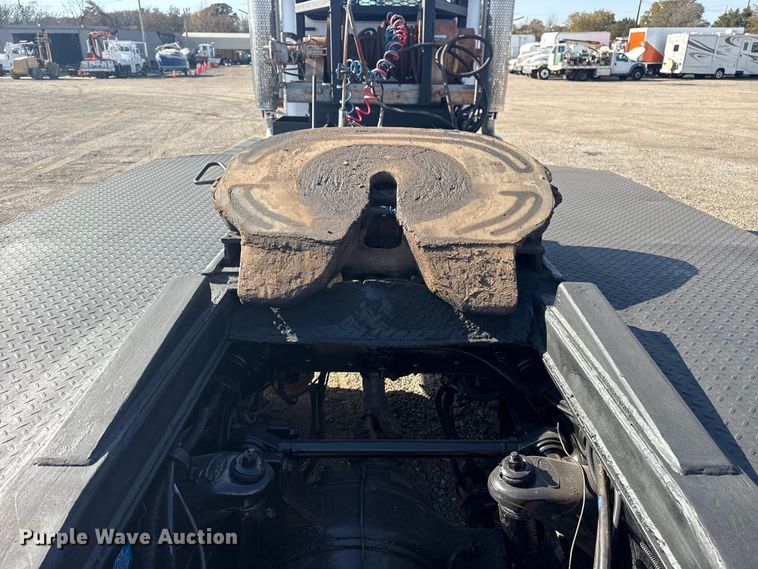 image for item EG1762 2005 Peterbilt 379 semi truck