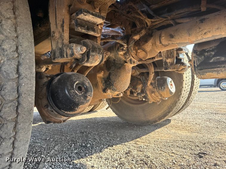 image for item EG1762 2005 Peterbilt 379 semi truck