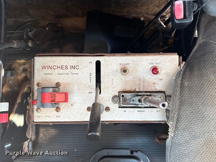 image for item EG1762 2005 Peterbilt 379 semi truck