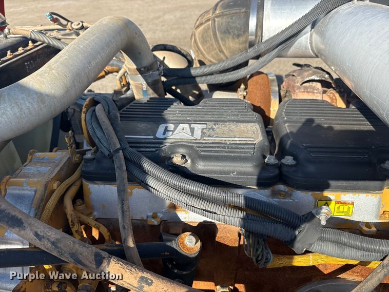 image for item EG1762 2005 Peterbilt 379 semi truck