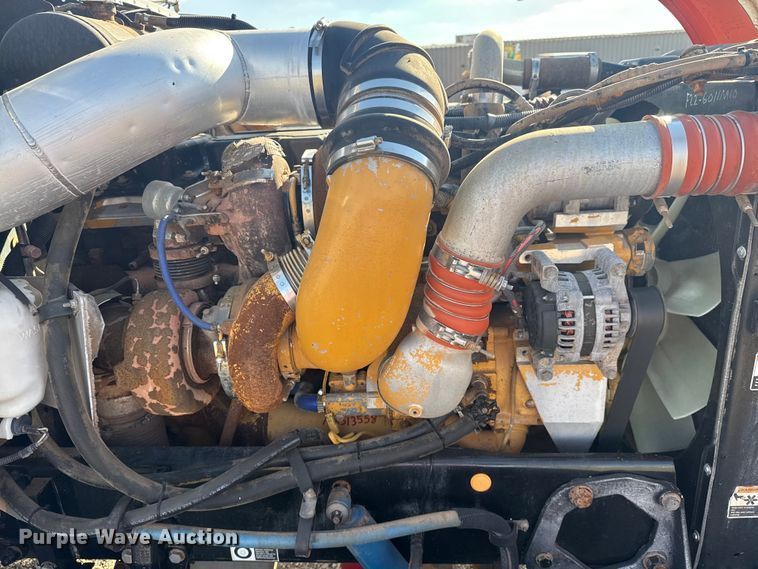 image for item EG1762 2005 Peterbilt 379 semi truck