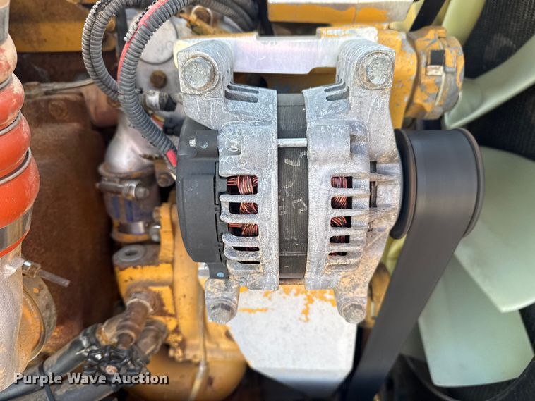 image for item EG1762 2005 Peterbilt 379 semi truck