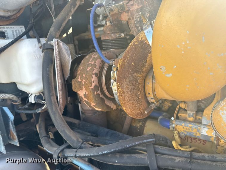 image for item EG1762 2005 Peterbilt 379 semi truck