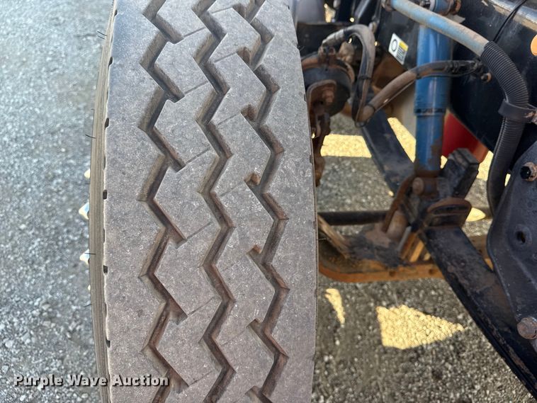 image for item EG1762 2005 Peterbilt 379 semi truck