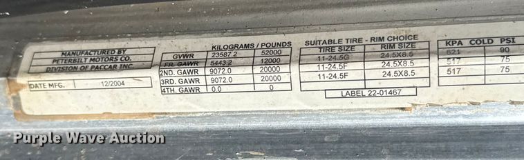 image for item EG1762 2005 Peterbilt 379 semi truck