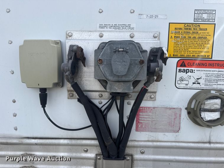 image for item EG1768 2015 Utility Trailer VS2DX dry van trailer