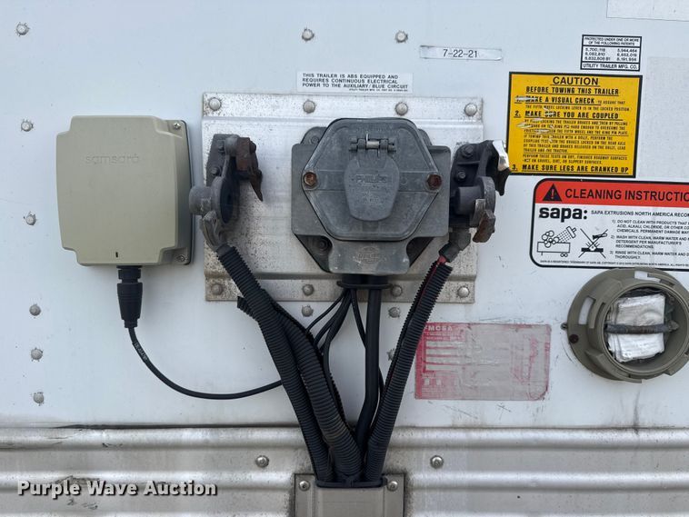 image for item EG1768 2015 Utility Trailer VS2DX dry van trailer