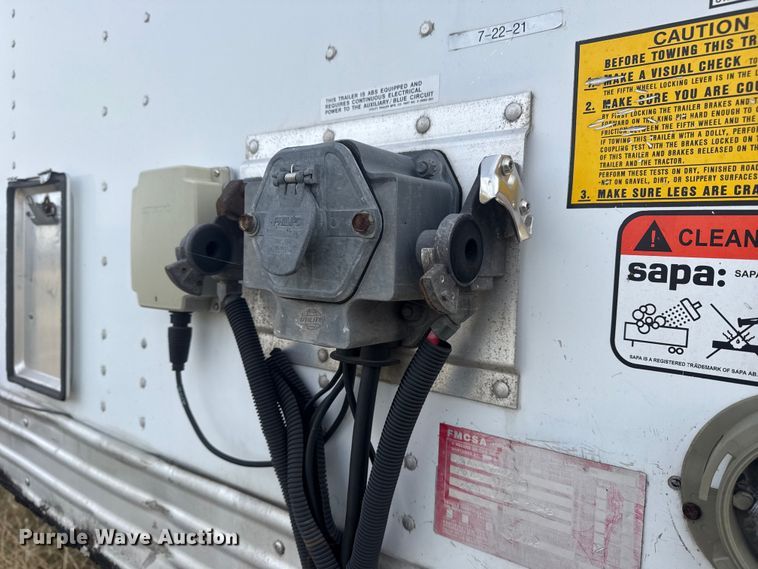 image for item EG1768 2015 Utility Trailer VS2DX dry van trailer