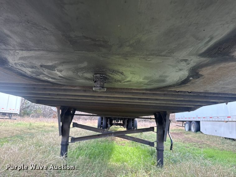 image for item EG1768 2015 Utility Trailer VS2DX dry van trailer