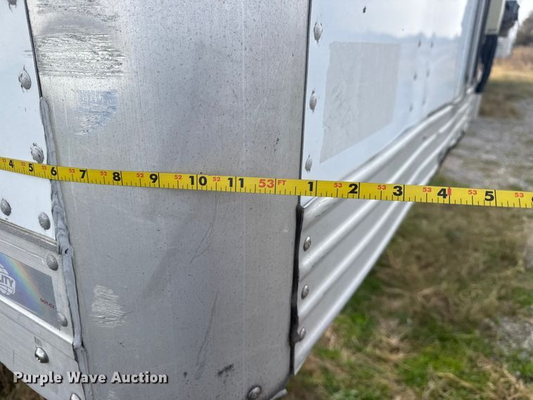 image for item EG1768 2015 Utility Trailer VS2DX dry van trailer