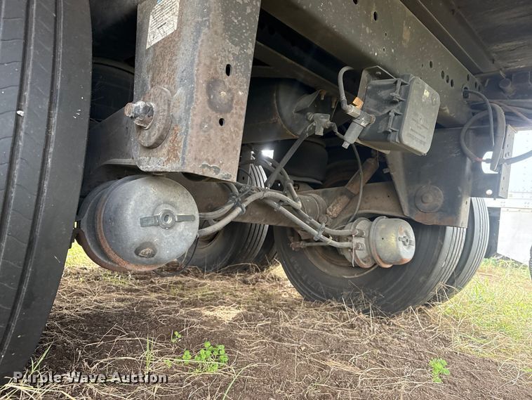 image for item EG1768 2015 Utility Trailer VS2DX dry van trailer