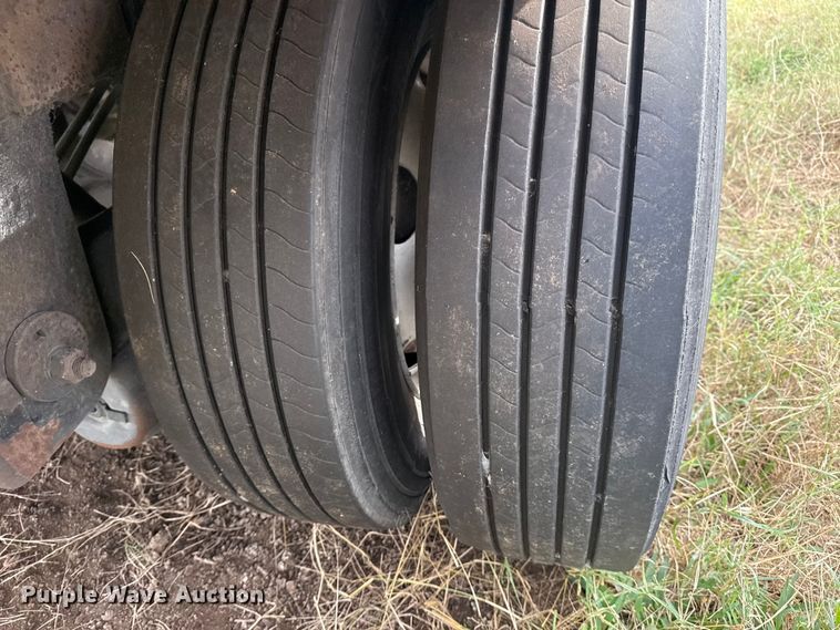 image for item EG1768 2015 Utility Trailer VS2DX dry van trailer