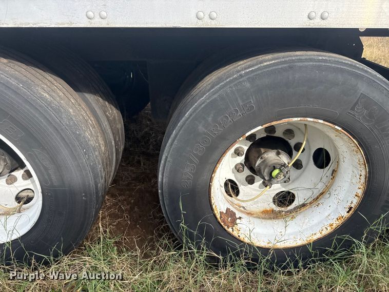 image for item EG1768 2015 Utility Trailer VS2DX dry van trailer