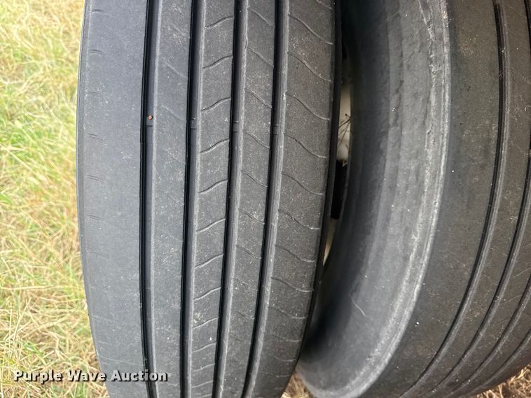 image for item EG1768 2015 Utility Trailer VS2DX dry van trailer