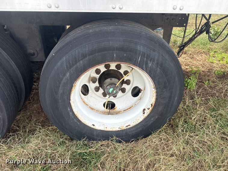 image for item EG1768 2015 Utility Trailer VS2DX dry van trailer