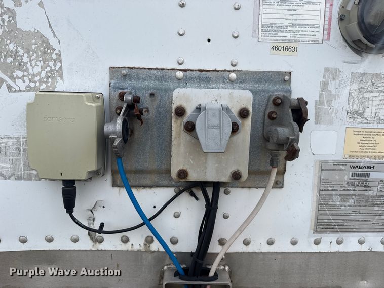 image for item EG1769 2013 Wabash dry van trailer