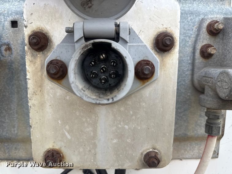 image for item EG1769 2013 Wabash dry van trailer