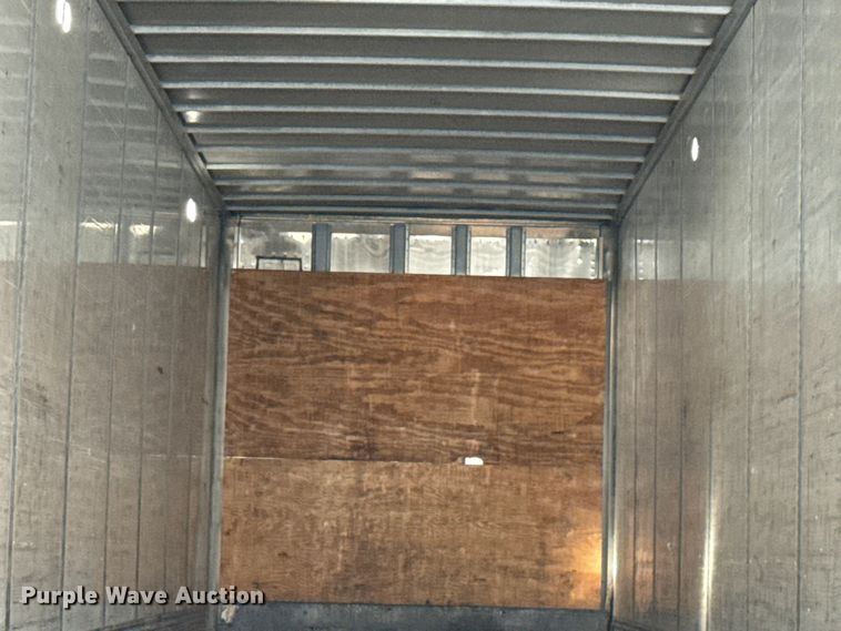 image for item EG1769 2013 Wabash dry van trailer