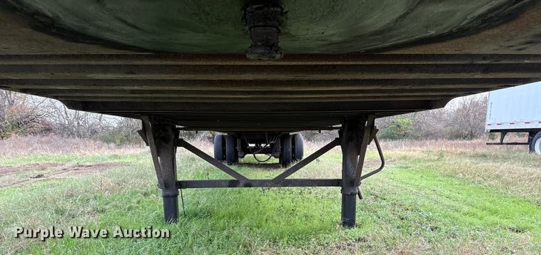 image for item EG1769 2013 Wabash dry van trailer