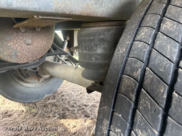 image for item EG1769 2013 Wabash dry van trailer